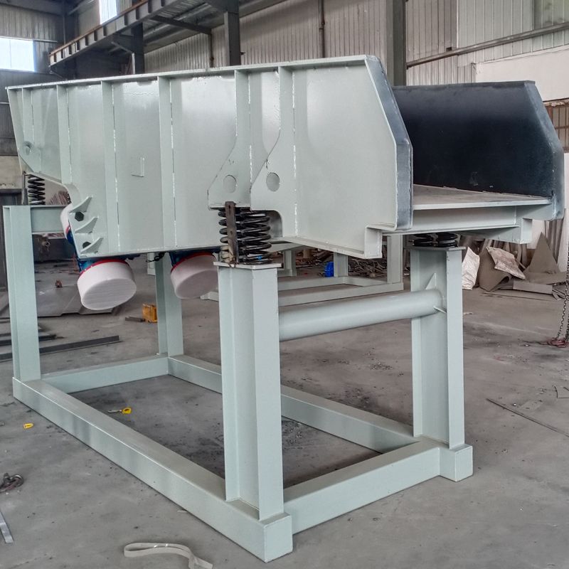 大型振動給料機，準備發貨